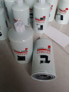 Grande quantité de nouveaux séparateurs d'eau et de carburant 504048025, divers filtres à huile, préférés pour la livraison immédiate - Product Image 6