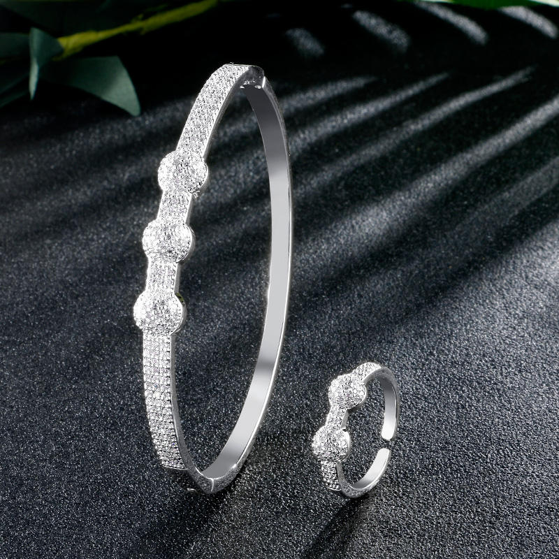 หินสีขาวทองคำขาว