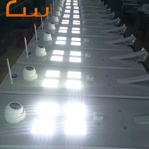 <span class=keywords><strong>Lampione</strong></span> <span class=keywords><strong>Solare</strong></span> All-in-One 50w 60w 100w 200w 300w 400w 500w Lampada Integrata Illuminazione Stradale <span class=keywords><strong>Solare</strong></span> <span class=keywords><strong>con</strong></span> Telecamera - Product Image 4