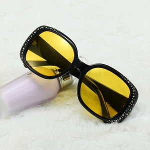 <span class=keywords><strong>Gafas</strong></span> <span class=keywords><strong>de</strong></span> <span class=keywords><strong>sol</strong></span> polarizadas <span class=keywords><strong>de</strong></span> estilo Retro para mujer, lentes <span class=keywords><strong>de</strong></span> <span class=keywords><strong>sol</strong></span> polarizadas <span class=keywords><strong>de</strong></span> estilo Retro para conducir, con <span class=keywords><strong>cristal</strong></span>, color <span class=keywords><strong>amarillo</strong></span> - Product Image 2