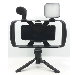 Kit de vlogging pour téléphone portable exceptionnel : microphone, lumière LED, trépied - Enregistrement vidéo tout-en-un pour la photographie micro/macro - Product Image 1