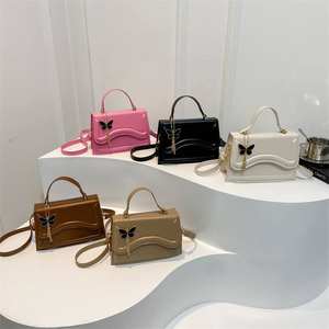 Sac bandoulière rétro à chaîne métallique pour femme, nouveau modèle tendance, personnalisable, sacoche à main en forme de selle - Product Image 1