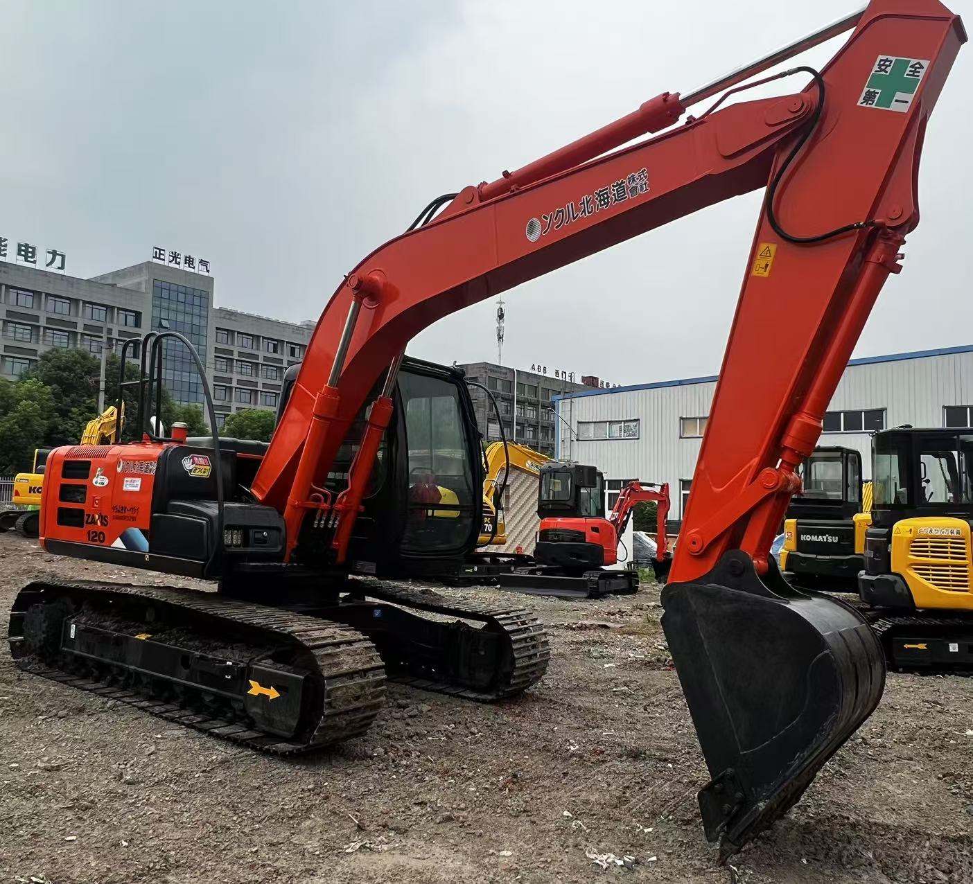 8t Hitachi Excavator - High Performance Japan Engine