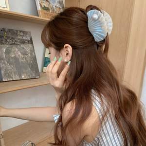 Pince à cheveux en plastique nacrée de 8,5 cm, demi-attache, accessoires de mode pour femmes - Product Image 2