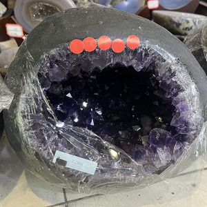 Toptan doğal yüksek kalite Uruguay kristal şifa taşı ametist küme para çantası ametist katedral Geode - Product Image 4