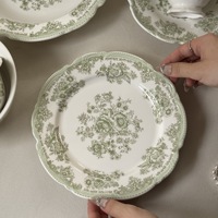 Service de vaisselle vintage en porcelaine verte à motifs floraux, assiettes et plats décorés de fleurs en relief pour mariage