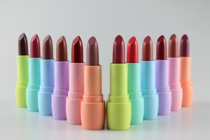 Lápiz Labial FENNEL Everlasting, Colores Fluorescentes, Brillo Ultra Ligero, Extra Brillante, Hidrata y Suaviza los Labios, Lápiz Labial Premium - Product Image 6