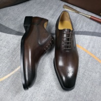 Nouvelles Chaussures Oxford Wholecut de Luxe pour Hommes 2026, Marron Foncé, Style Wingtip, en Cuir Sans Coutures, Semelle Rouge Brillante