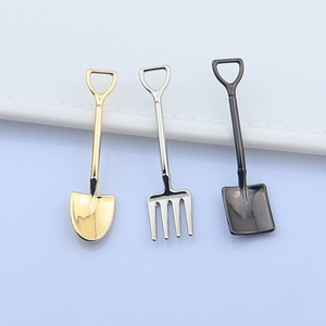 Vente en gros Rétro Cuisinier Chef Outil Pelle Cuillère Fourchette 3d Métal Porte-clés Couverts Porte-clés Cuisine Cadeau Enfant Porte-clés - Product Image 5