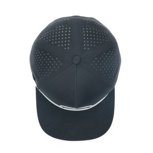 Casquette de golf unisexe personnalisée noire à 5 panneaux avec tissu chevron, imperméable et logo en caoutchouc, style corde et impression - Product Image 5