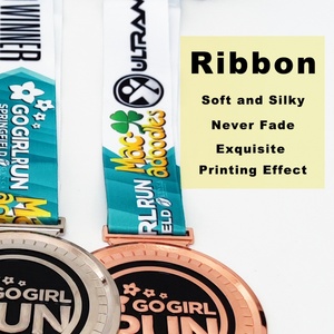 Medallas Deportivas Personalizadas de Metal Dorado 3D Go Girl Run - Diseño Moderno Antiguo para Eventos de Triatlón y Maratón - Product Image 4