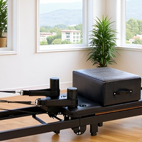 Machine de Pilates Reformer, équipement de fitness avec design portable, surface antidérapante, entretien facile.
