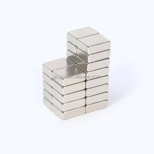 Imán de Tierras Raras para Matrícula de Coche, Personalizado, con Servicio de Doblado - Product Image 1