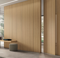 Porte coulissante dissimulée en WPC sur mesure, style bois moderne et minimaliste, pour chambre et salon (vente en gros)