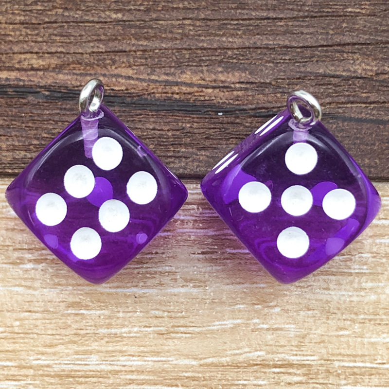 Un dado de resina morado, 14*14mm, 3g, 17227