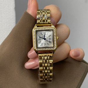 Montre pour femme CILOA carrée en or rétro, personnalisable, de grande valeur, cadeau de luxe sobre, montre à quartz étanche de haute qualité. - Product Image 1