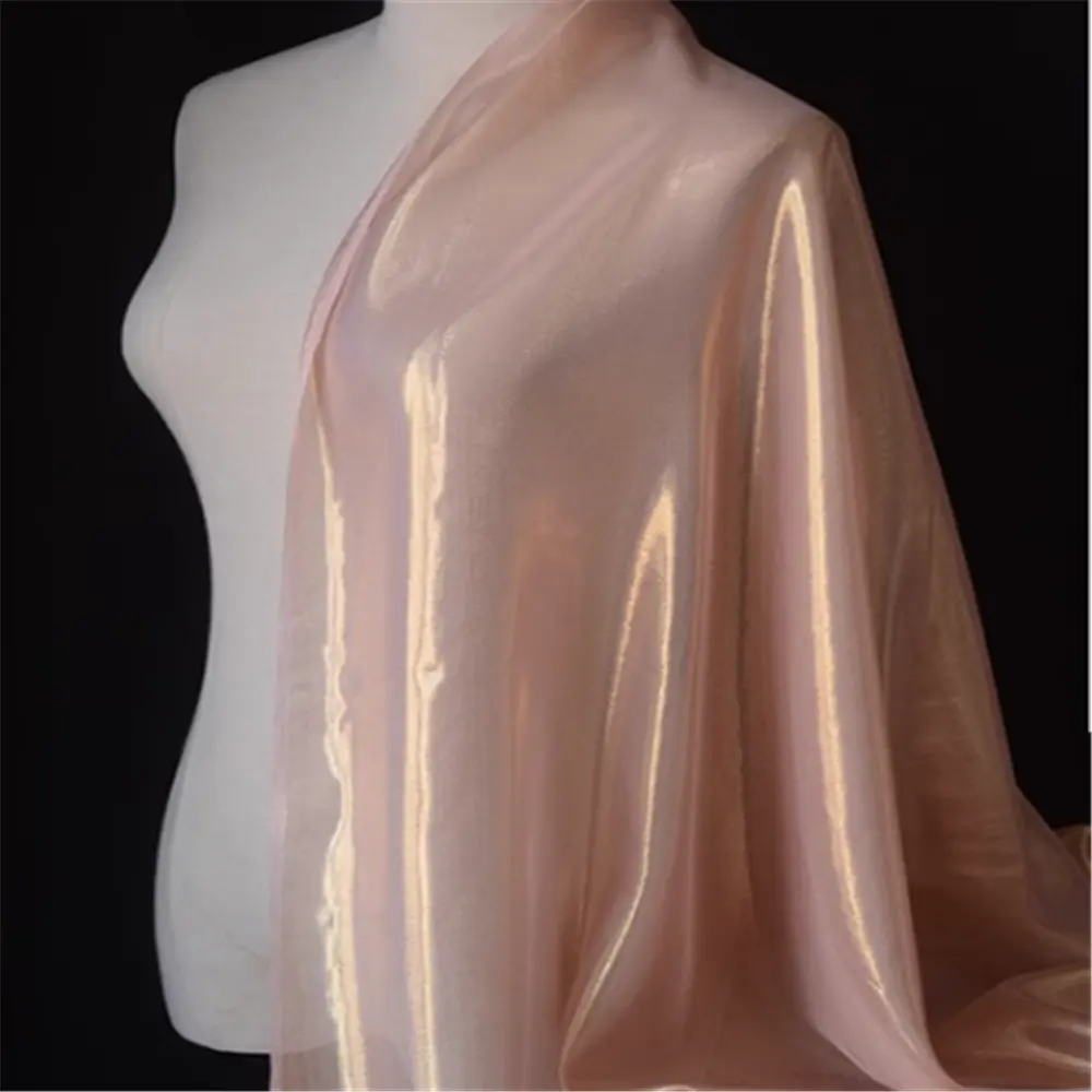 2024 lisse nouveau tissu métallique boiteux en soie pure scintillante à venir pour robe de danse charmante mélange de Lurex