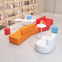 Ensemble de canapés en cuir modernes et simples pour bureau, réception d'entreprise, espace de réunion pour trois personnes, combinaison table basse pour salon
