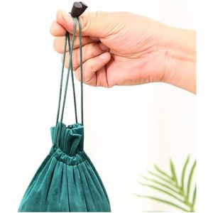 Sac à cordon en velours de luxe personnalisé avec logo, réutilisable, pour bijoux, emballage cadeau pour colliers et boucles d'oreilles - Product Image 4