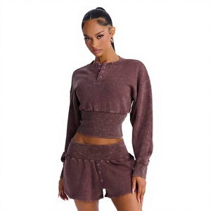 Survêtements personnalisés pour femmes, ensemble sweat-shirt et short, haut court et short, ensemble 2 pièces, ensemble de vêtements - Product Image 1