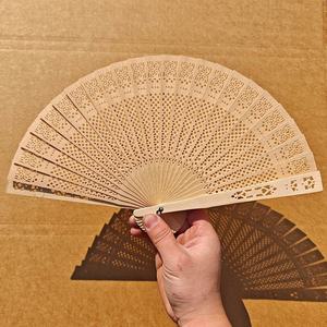 <span class=keywords><strong>Abanico</strong></span> <span class=keywords><strong>de</strong></span> mano <span class=keywords><strong>de</strong></span> madera plegable Gramineae <span class=keywords><strong>de</strong></span> 20cm con logotipo personalizado para bodas, promociones y fiestas, regalo <span class=keywords><strong>de</strong></span> boda fragante para Decoración - Product Image 4