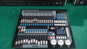 Consola de Control de Iluminación y Máquina de Humo DMX512 de 1024 Canales con Entrada/Salida AC 100-240V - Product Image 5