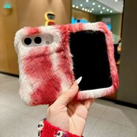 Étui de protection luxueux 3D mignon et chaud en fourrure pelucheuse pour iPhone 18 Duo