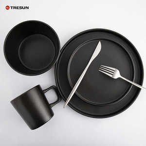 Factory Wholesale High-quality European-style Exquisite 16-piece Black Porcelain Dinnerware <b>Set</b> Matte Stoneware Plate <b>Set</b> - Product Image 4