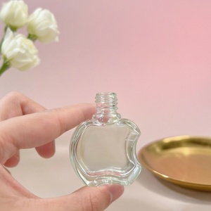 ขวดน้ำหอมปรับอากาศในรถยนต์แบบแขวน ขนาด 8 มล. สำหรับน้ำมันหอมระเหย รูปทรงสี่เหลี่ยม สีดำโปร่งใส - Product Image 3