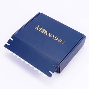 Caja de Cartón con Forma de Avión, Ecológica y Personalizada, Laminada Mate, Reciclable, con Impresión en Dorado para Cosméticos - Product Image 1