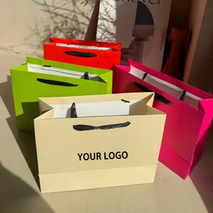 Commercio all'ingrosso di lusso personalizzato stampato con manico in Kraft sacchetti di carta riciclabile Logo del marchio di abbigliamento al dettaglio gioielli regali spedizione pelliccia - Product Image 5