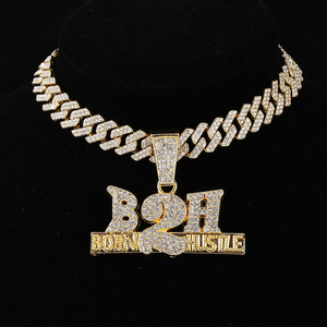 Collar de Moda con Colgante Iced Out Hiphop Born 2 Hustle y Cadena Cubana de Diamantes de 12 mm - Product Image 1