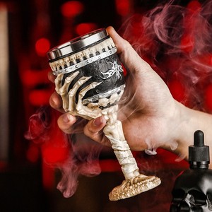 Verre à vin sur pied style Game of Thrones, gobelet en acier inoxydable avec crête de lion en relief, idéal pour les fêtes et comme cadeau - Product Image 2