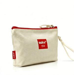 Sac de voyage cosmétique en toile écologique personnalisé avec fermeture éclair, logo et motif lettres sur mesure - Product Image 2