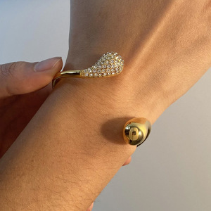 2025 Aretas Bold Chunky Brazalete de mujer 18K Chapado en oro 316L Acero inoxidable Zircon Water Drop Cuff Chic Regalos de joyería de moda - Product Image 1