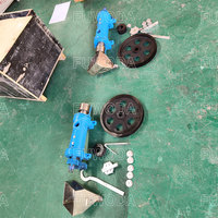 Nouvelle machine extrudeuse d'aliments pour poissons flottants à faible coût et structure simple, en acier au carbone durable, capacité de 30-40 kg/h, facile à utiliser