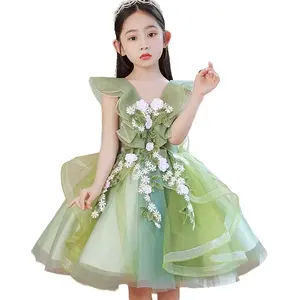 Детское праздничное платье с цветочным принтом