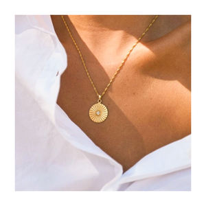 Collar de cadena de cuerda torcida chapado en oro de 18k para mujer, colgante de moneda de circonia solar de acero inoxidable, joyería - Product Image 1