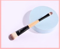 Pinceau de maquillage simple professionnel Poudre de base à double extrémité et pinceau de fond de teint liquide coudé