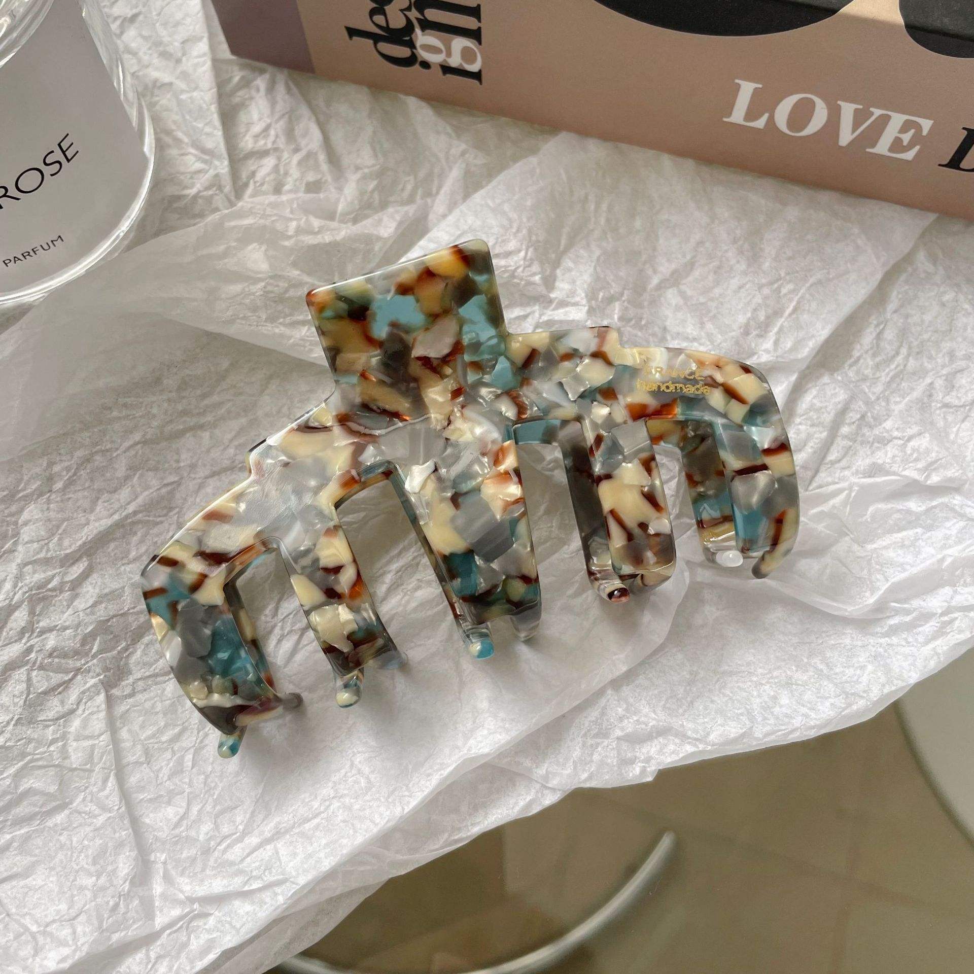 สีเขียวสดใส