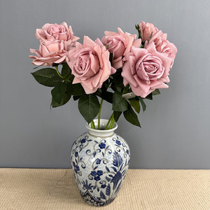 Rosa de Seda Artificial de Alta Calidad con Tacto Real, Sensación Hidratante, Arreglo Floral Decorativo Hecho a Mano, Larga Duración - Product Image 6