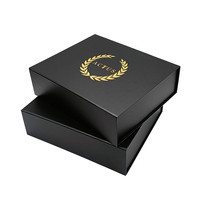 Starre Luxus-Geschenkschachteln aus Karton mit Magnetverschluss und Klappe zum Öffnen für Kleidung, individuell bedruckt mit Logo
