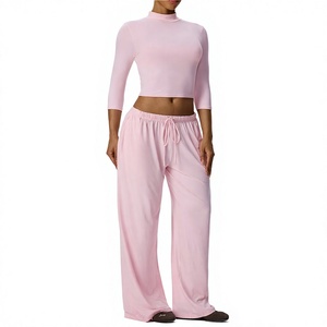Ensemble de yoga 3 pièces : haut court à manches 3/4, pantalon large, tenue de sport extensible et confortable - Product Image 1