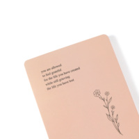 Logotipo personalizado Baby Milestone Cards Libro de tapa dura Devocional Self-Love Document para apreciar el registro de memoria del primer año del bebé