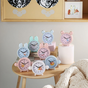 Réveil à Quartz de Style Dessin Animé Moderne Simple Mode pour Enfants Portableneedle Mouvement Électronique pour Chambre à Coucher Chevet - Product Image 3