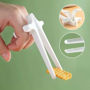 Palillos de Dedo para Aprender a Comer, para Recoger Bocadillos sin Manos Sucias, Palillos Innovadores, Nuevo Artefacto Circular para Comer sin Esfuerzo - Product Image 1