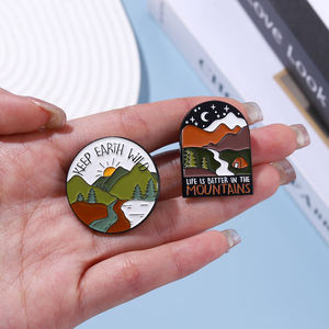 Bros Hiking Liar Desain Kustom untuk Berkemah di Alam Terbuka, Bros Kerah Kartun Lucu dari Logam, Pin Kerah Enamel Lunak - Product Image 2