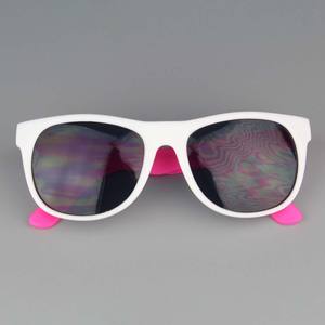 Lunettes de soleil unisexes pour enfants ALPSTREE FW6343, cadeau promotionnel, carrées, UV400, cadre mat bicolore néon, publicité OEM personnalisée - Product Image 6