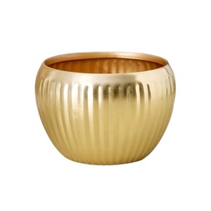 Pot de fleurs en métal doré au design linéaire, le plus vendu, pour plantes d'intérieur, fleurs, usage domestique et professionnel, disponible à bon prix - Product Image 4