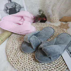 Hot Selling Lady Cute Flat Bottom Luxury Ladies Slippers Women Plush Indoor House Slippers